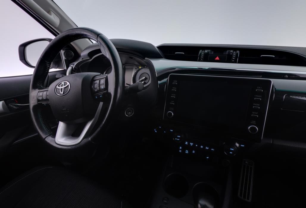 TOYOTA Hilux 2023