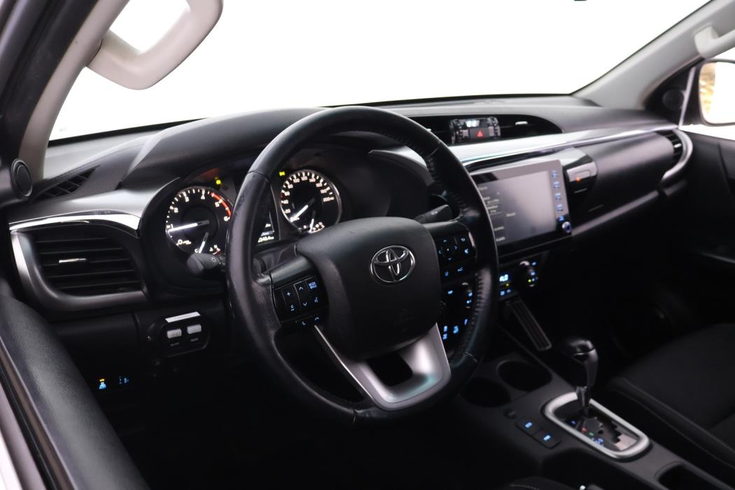 TOYOTA Hilux 2023