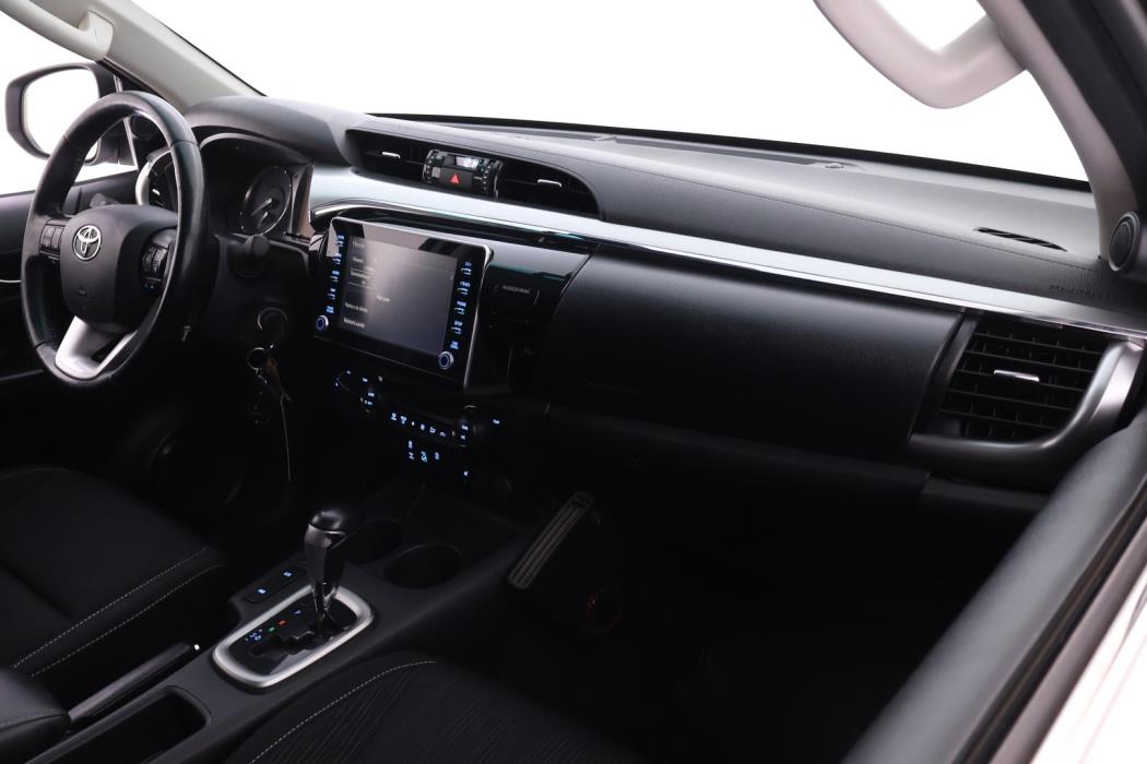 TOYOTA Hilux 2023