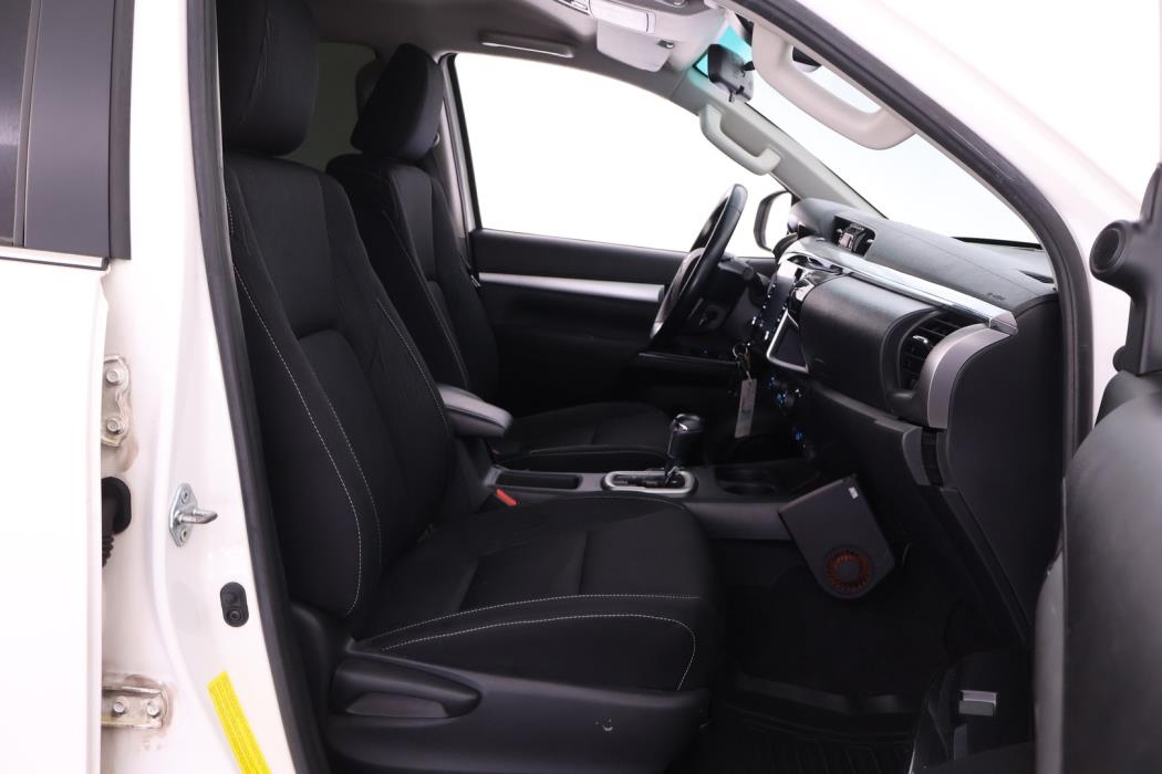 TOYOTA Hilux 2023