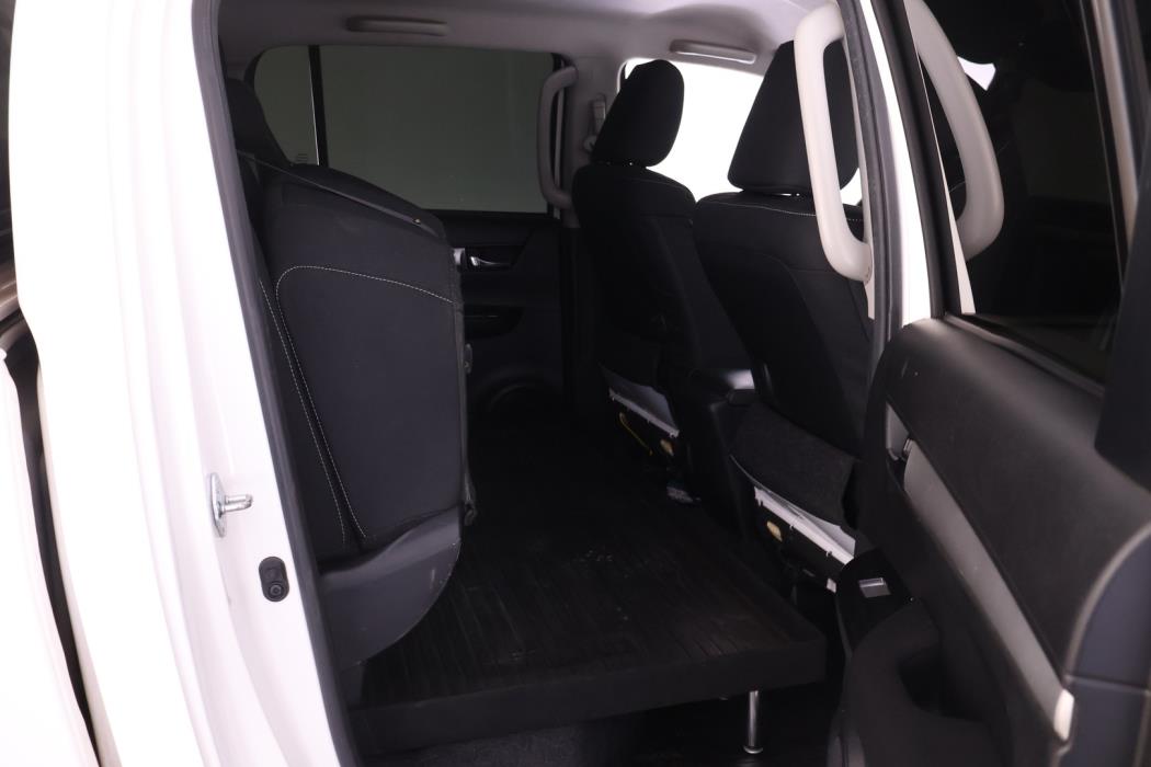 TOYOTA Hilux 2023