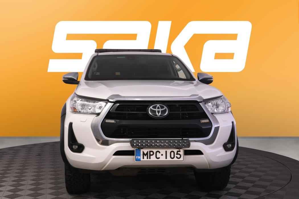 TOYOTA Hilux 2023