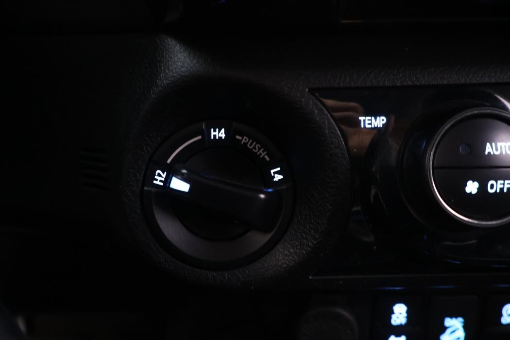 TOYOTA Hilux 2023