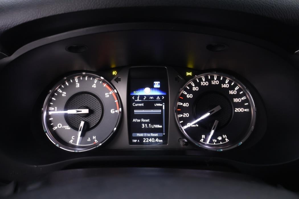 TOYOTA Hilux 2023