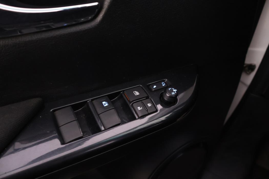 TOYOTA Hilux 2023