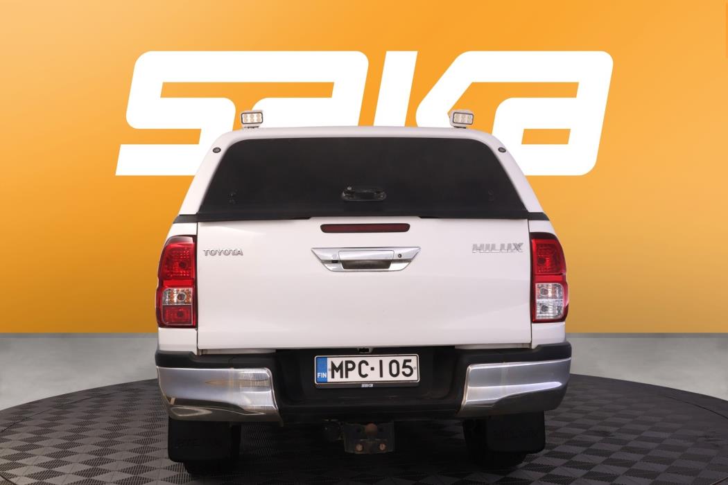 TOYOTA Hilux 2023