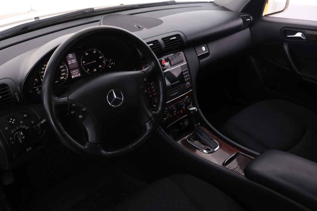 MERCEDES-BENZ C 2005