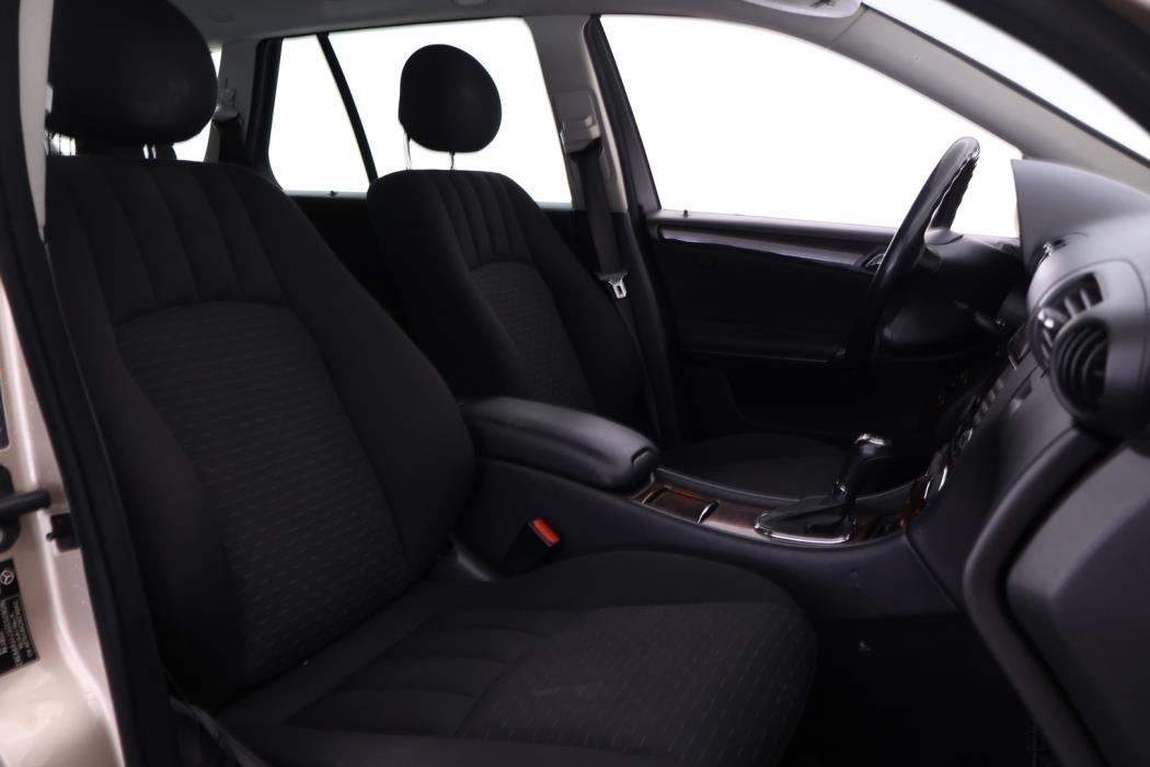 MERCEDES-BENZ C 2005