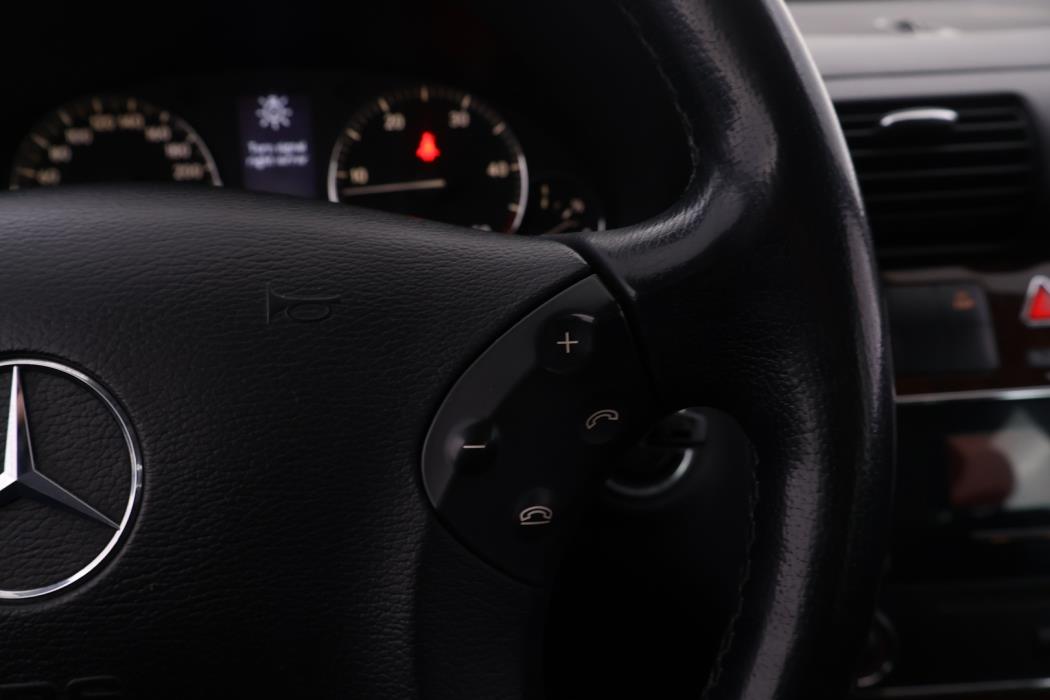 MERCEDES-BENZ C 2005