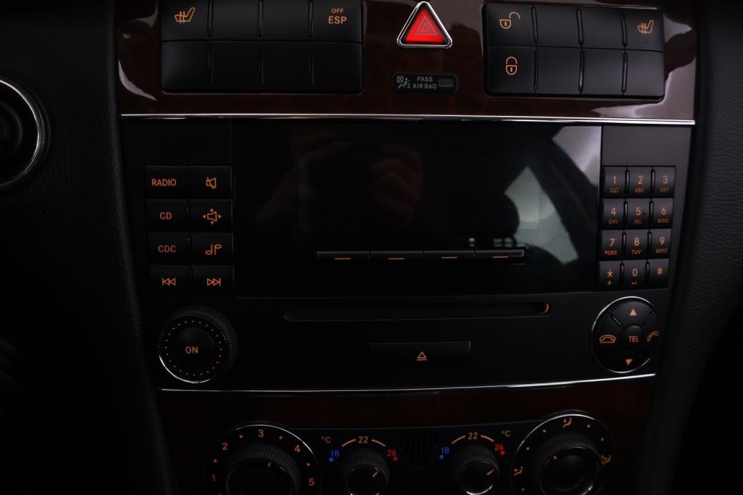 MERCEDES-BENZ C 2005