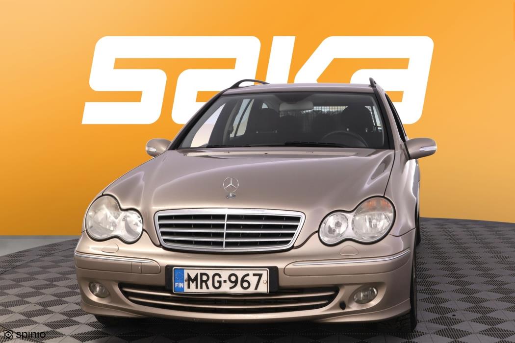 MERCEDES-BENZ C 2005