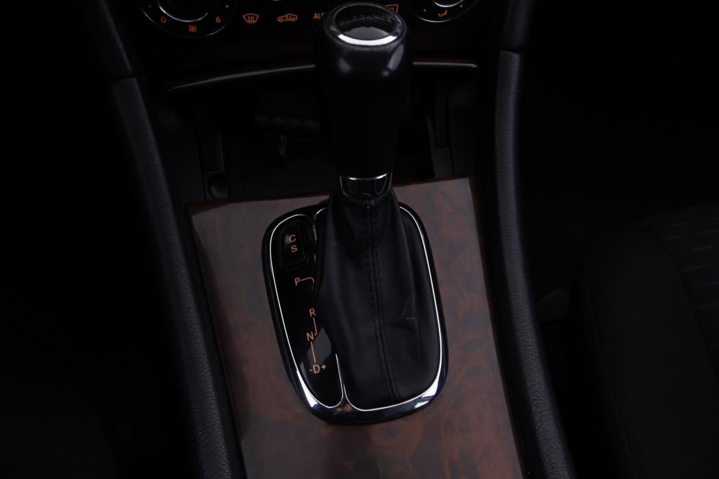 MERCEDES-BENZ C 2005