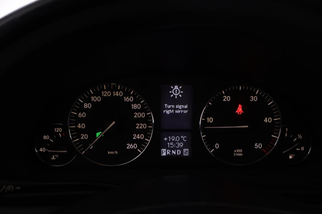 MERCEDES-BENZ C 2005