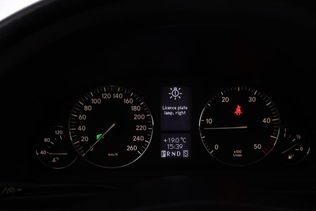 MERCEDES-BENZ C 2005