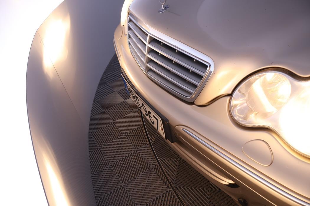 MERCEDES-BENZ C 2005