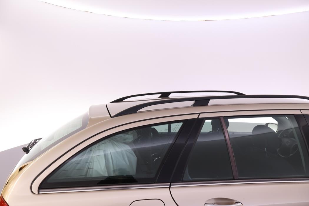 MERCEDES-BENZ C 2005