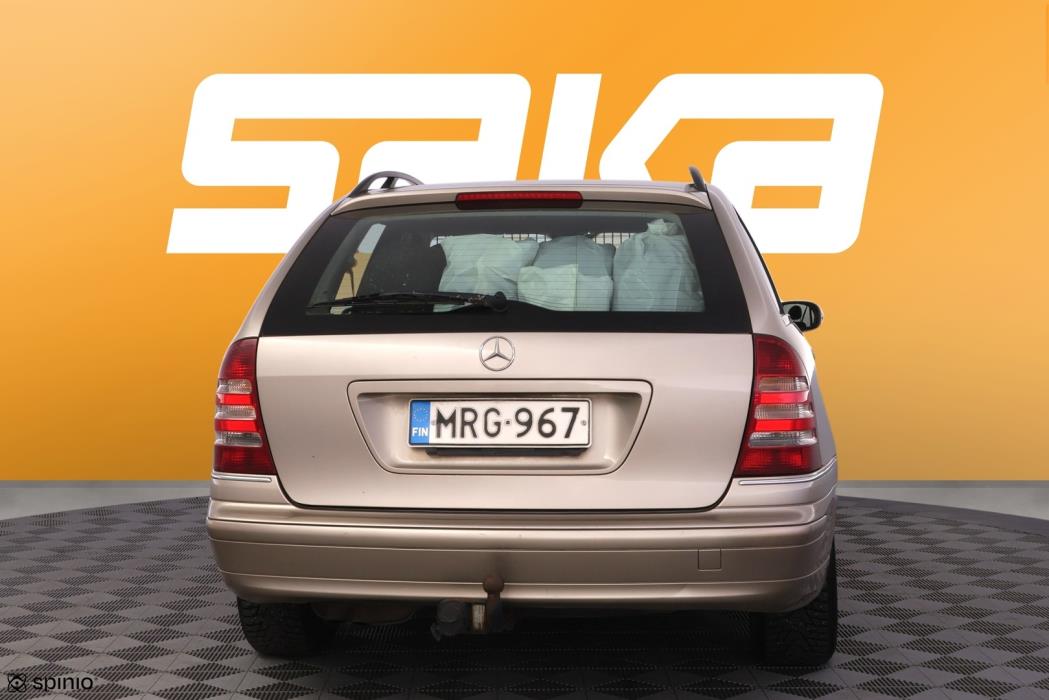 MERCEDES-BENZ C 2005