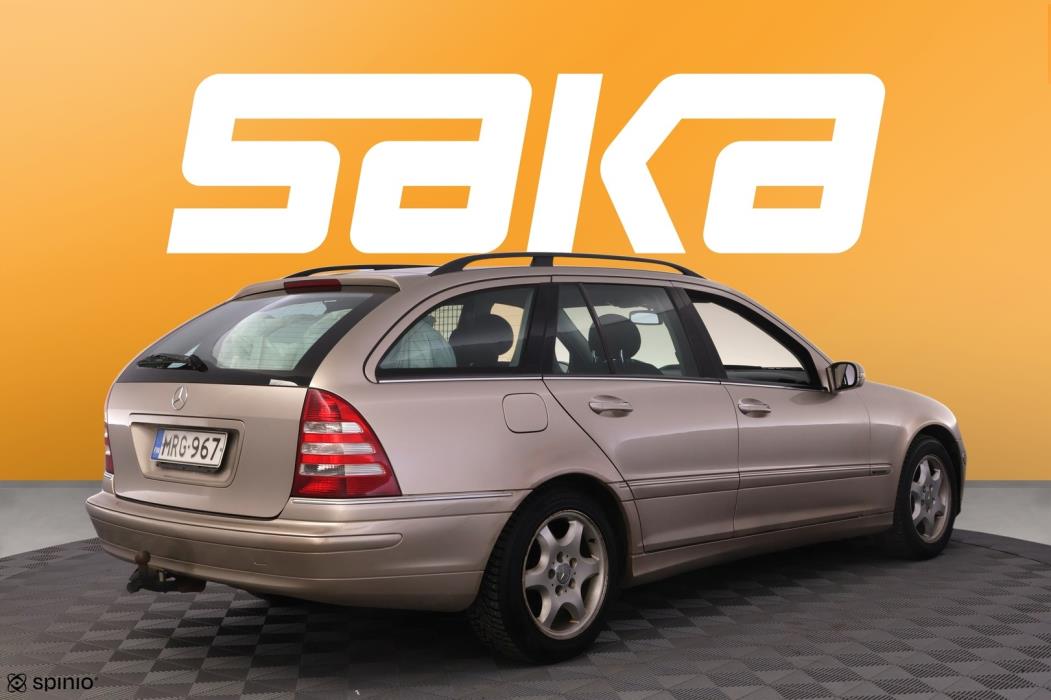 MERCEDES-BENZ C 2005