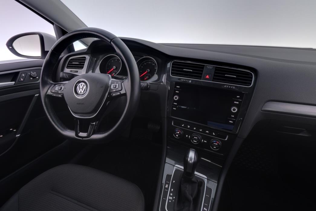 VOLKSWAGEN Golf 2020