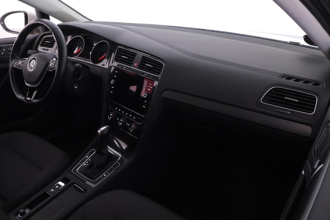VOLKSWAGEN Golf 2020