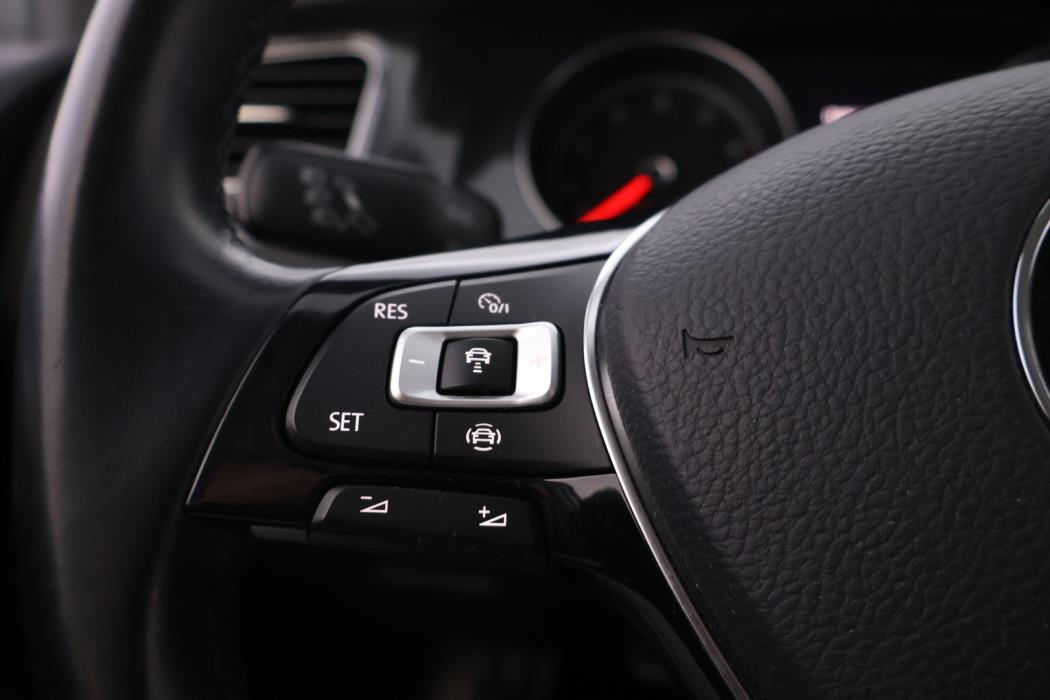 VOLKSWAGEN Golf 2020