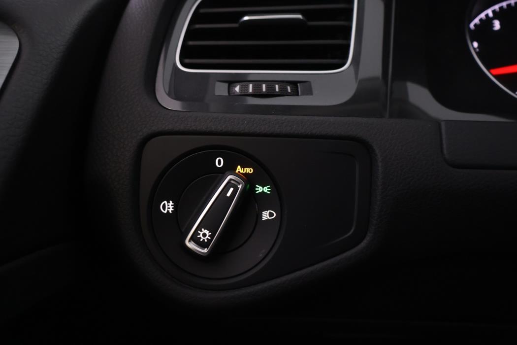 VOLKSWAGEN Golf 2020