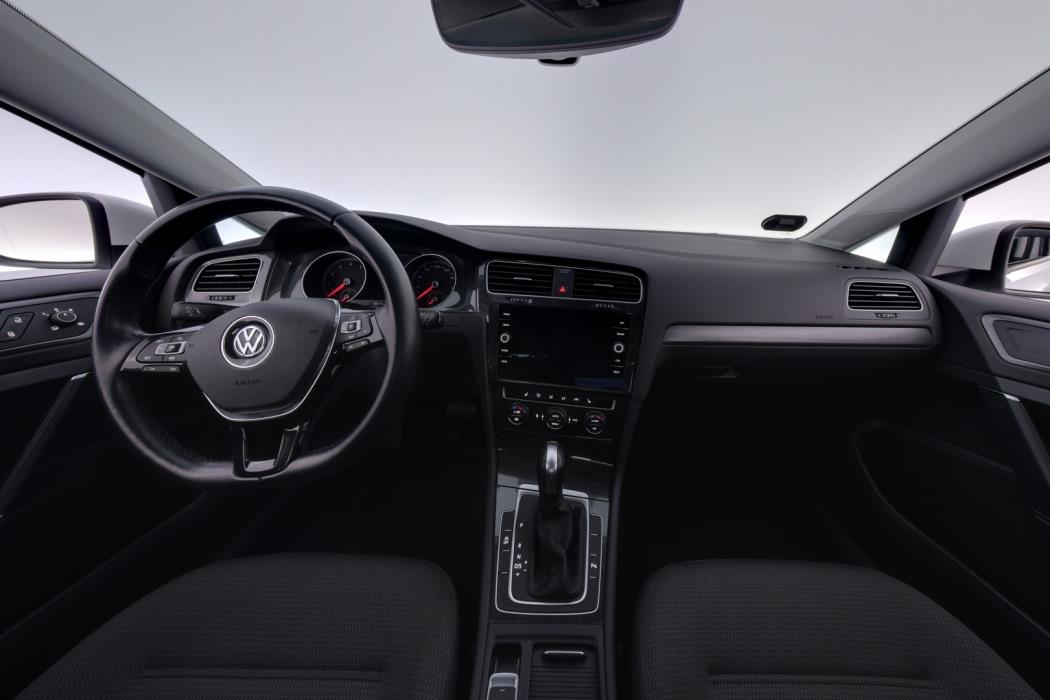VOLKSWAGEN Golf 2020
