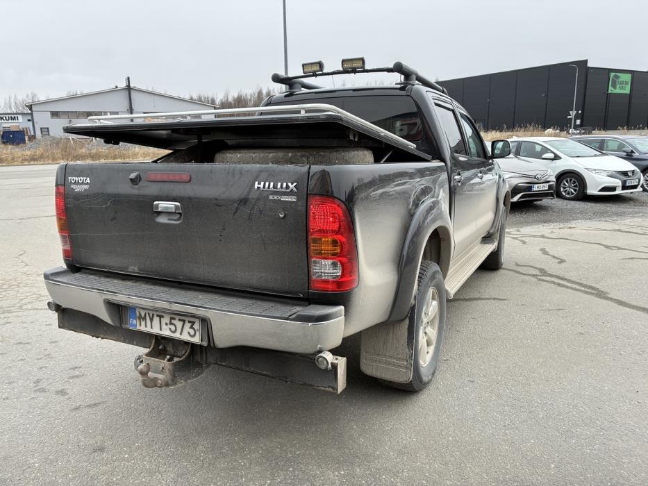 TOYOTA Hilux 2011