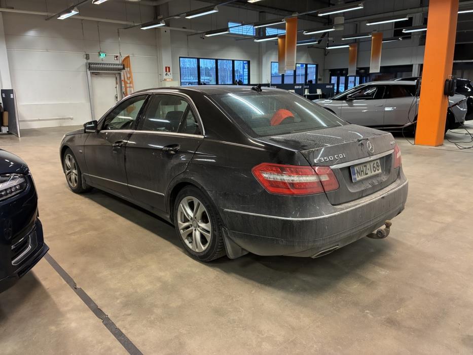 MERCEDES-BENZ E 2012