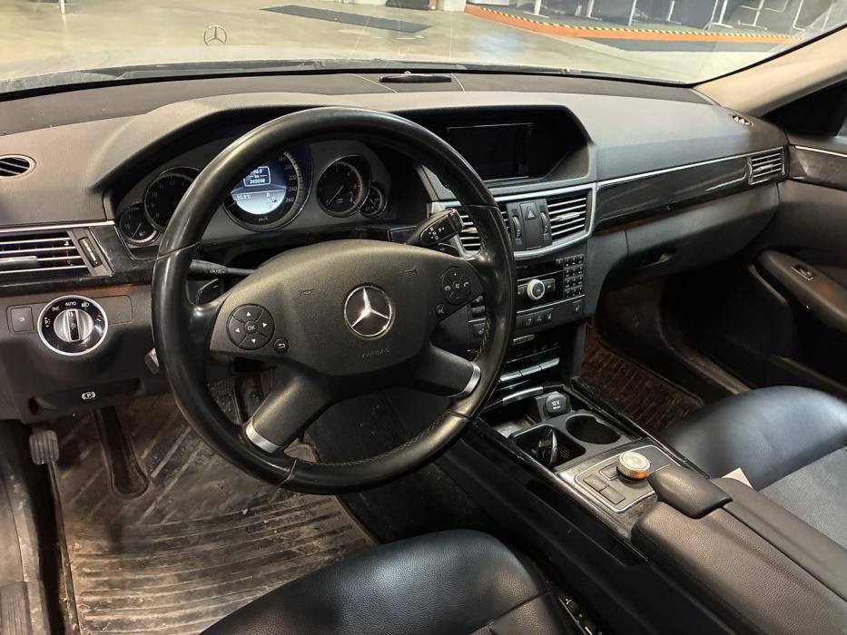 MERCEDES-BENZ E 2012