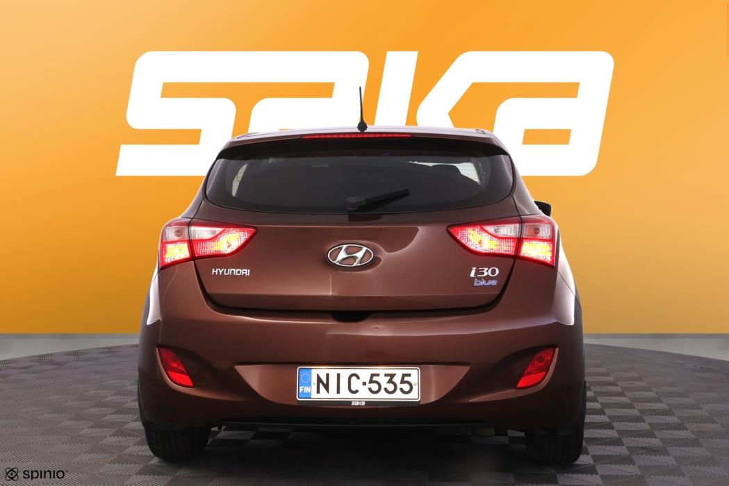 HYUNDAI i30 2013