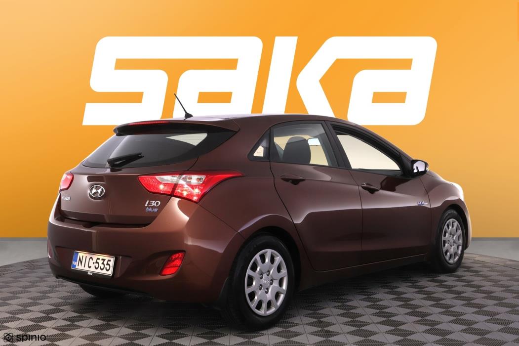 HYUNDAI i30 2013