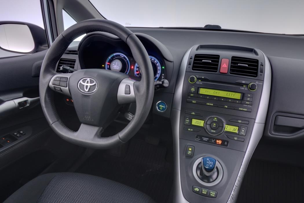 TOYOTA Auris 2011