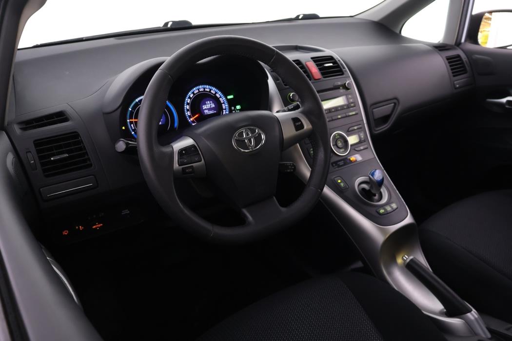 TOYOTA Auris 2011