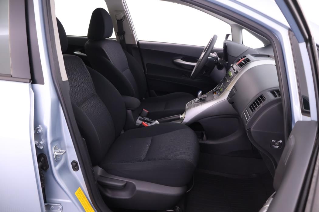 TOYOTA Auris 2011