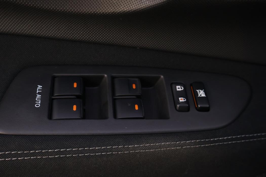 TOYOTA Auris 2011