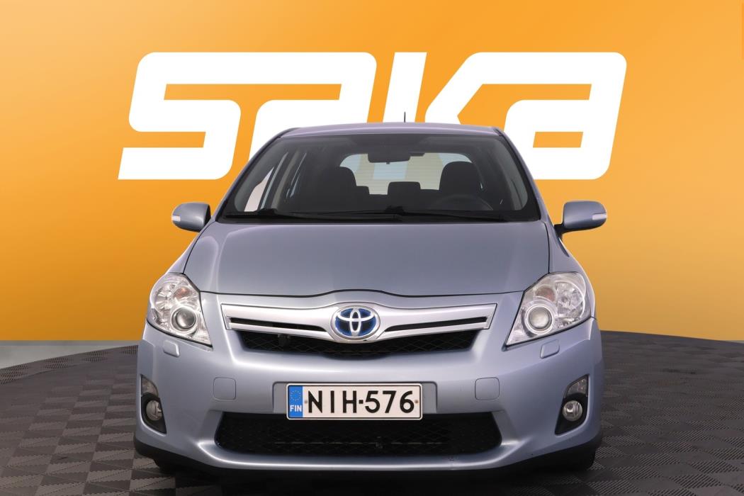 TOYOTA Auris 2011