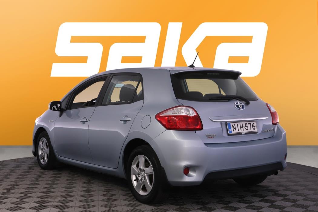 TOYOTA Auris 2011