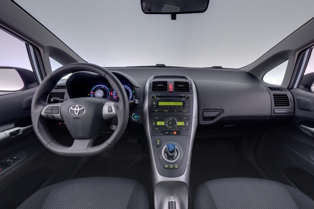 TOYOTA Auris 2011