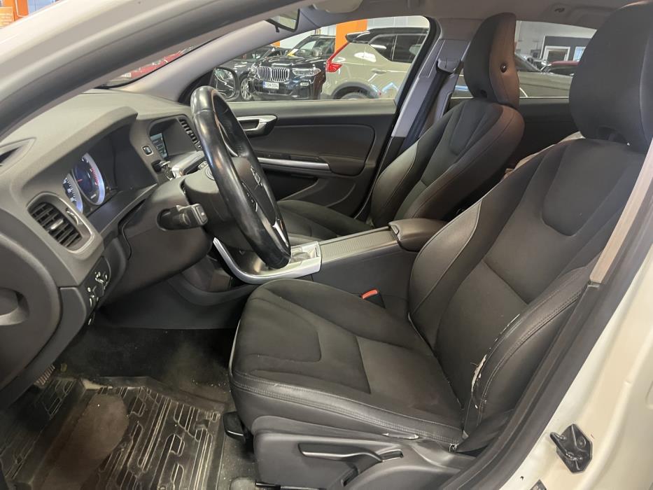 VOLVO V60 2013