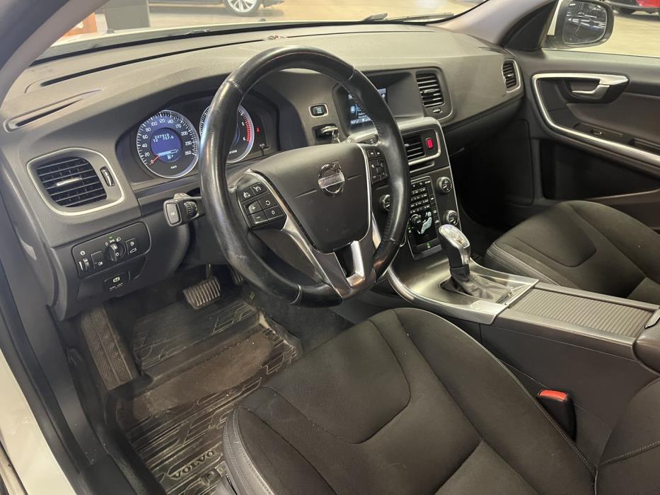 VOLVO V60 2013