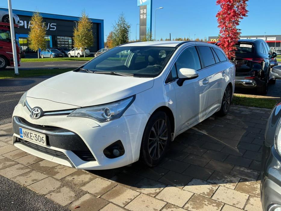 TOYOTA Avensis 2016