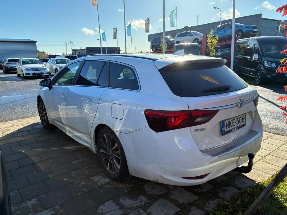TOYOTA Avensis 2016