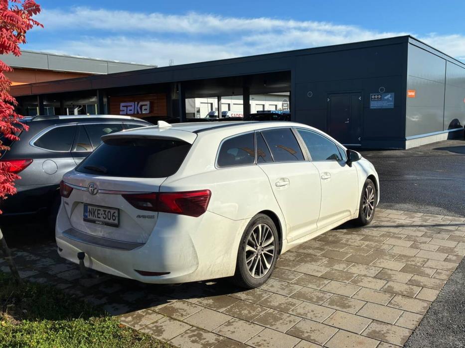 TOYOTA Avensis 2016