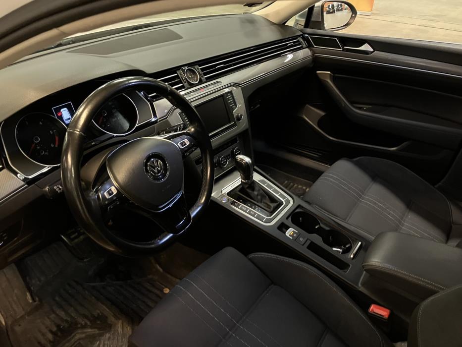 VOLKSWAGEN Passat 2016