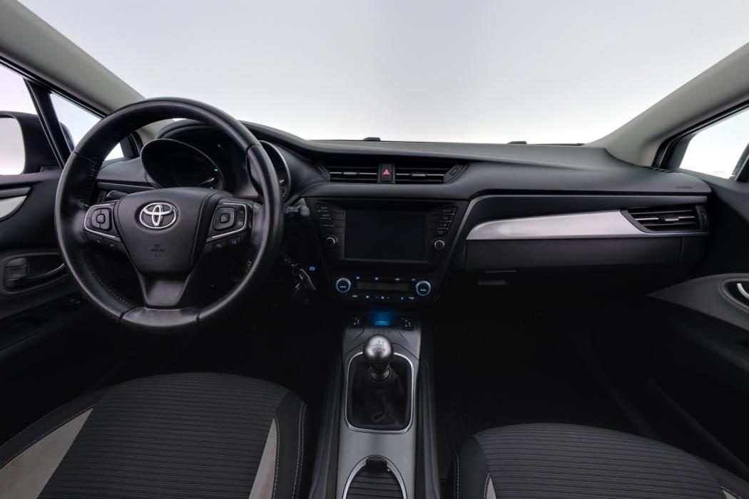 TOYOTA Avensis 2016