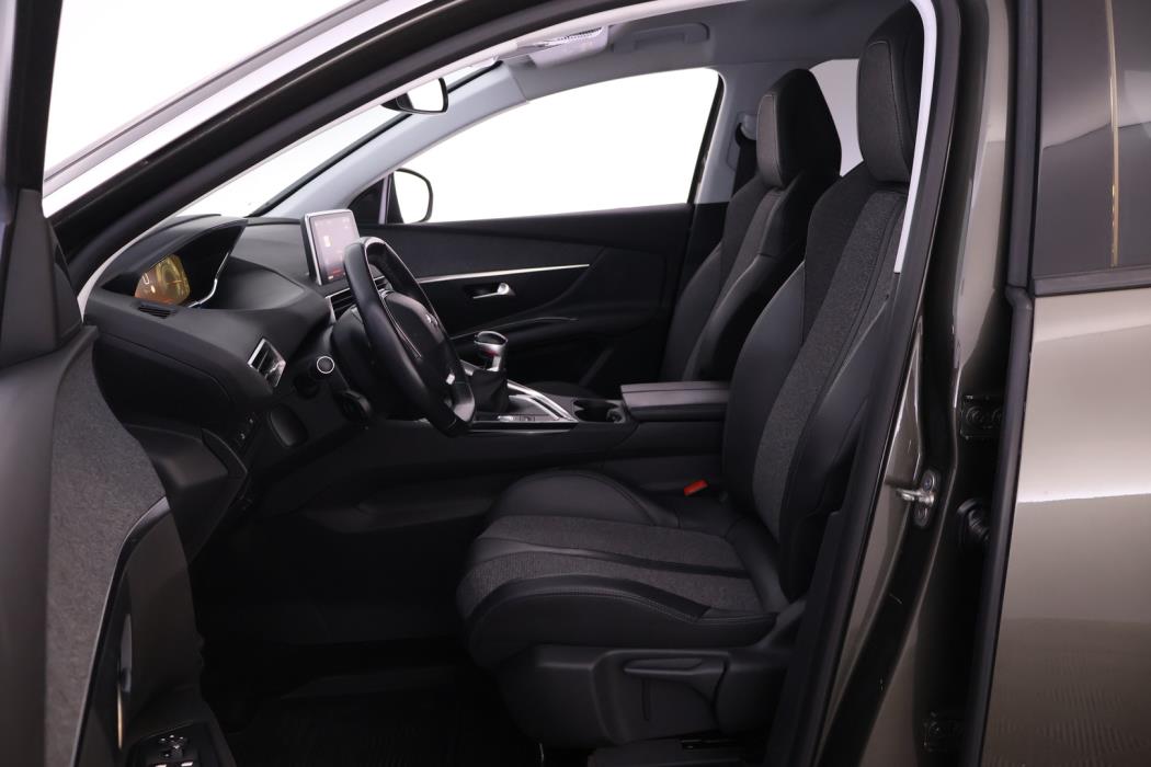 PEUGEOT 3008 2017