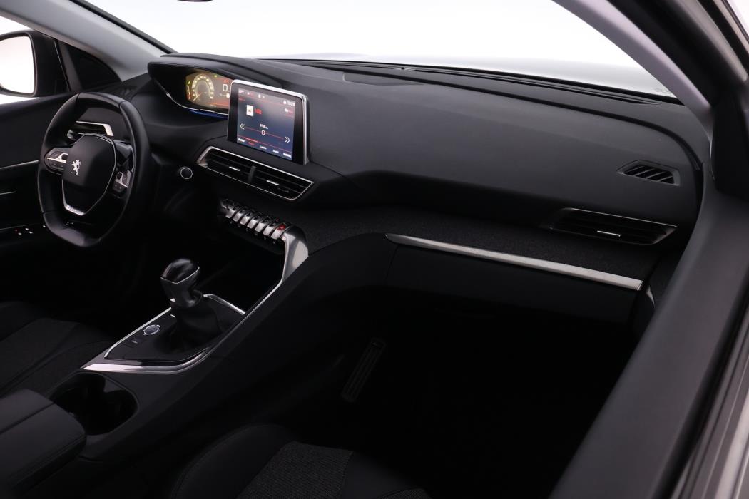 PEUGEOT 3008 2017