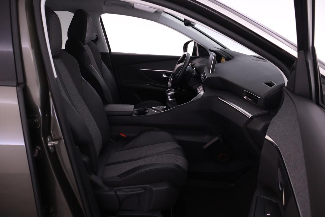 PEUGEOT 3008 2017