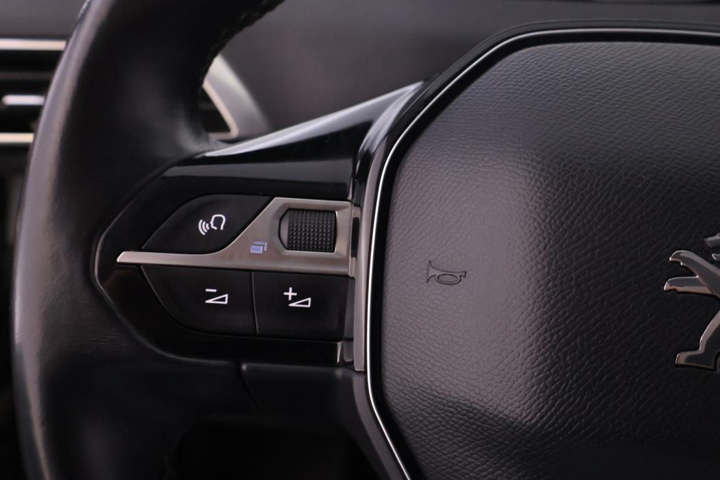 PEUGEOT 3008 2017